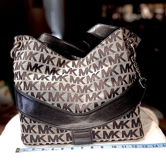 Michael Kors Signature ”Chained Jamesport”Black/Tan jacquard canvas/Leather Bag - Picture 5 of 16